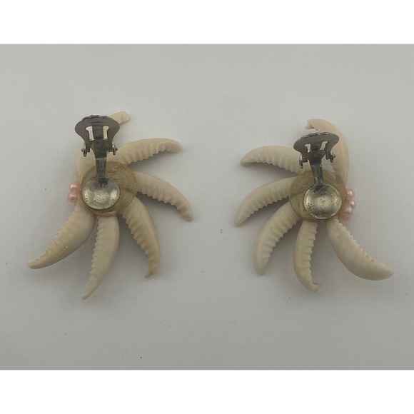 Vintage Cowrie Seashell Clip On Earrings Atomic starburst 50s MCM pink pearls - Picture 5 of 10